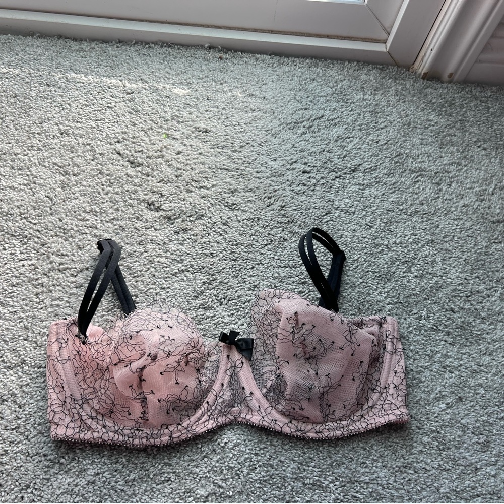 Victoria’s Secret very sexy unlined Demi bra